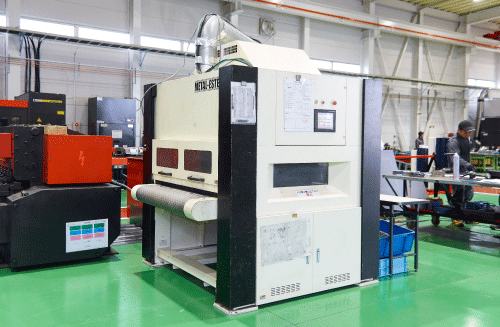 バリ取り専用機 バリ取り専用機でキレイな表面処理を実現